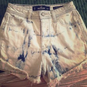 Hollister,high rise boyfriend shorts white tie-dye